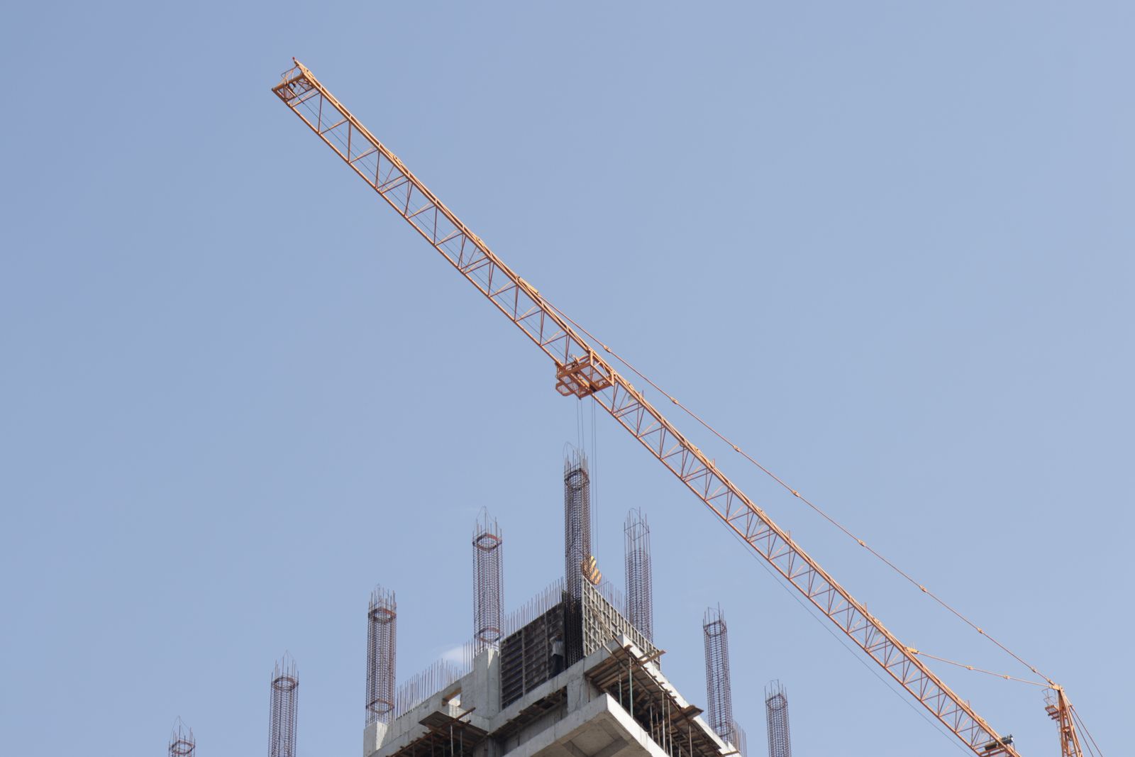 Chantier en cours sans dispositif de surveillance